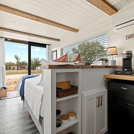 New The Perry Cozy Container Home Fredericksburg Exterior photo